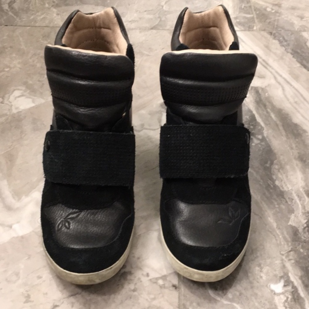 Koolaburra Wedge Sneakers Sz 6